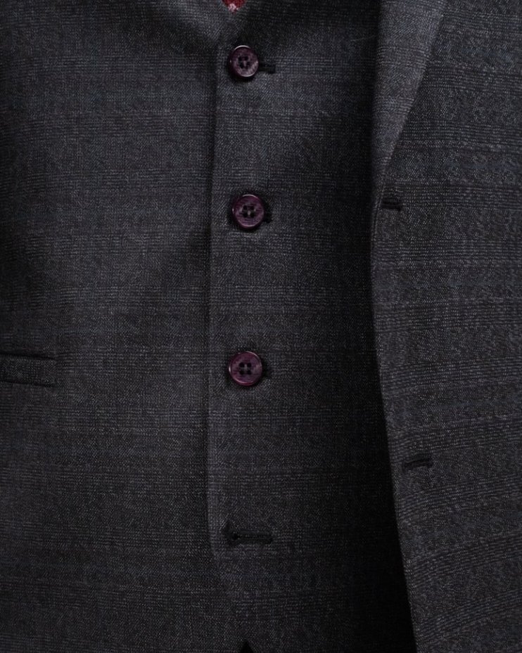 Черный костюм 3-ка фактурный